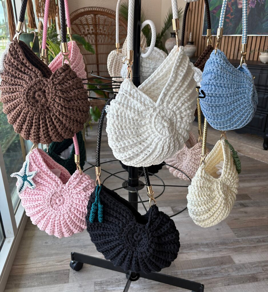 Handmade Seashell Crochet Bag- Ariel