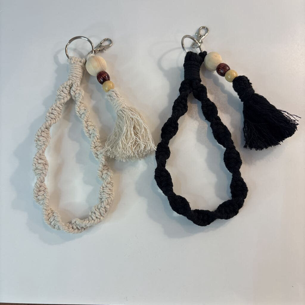 Kristen's Feather/Twist Macrame Key Chain