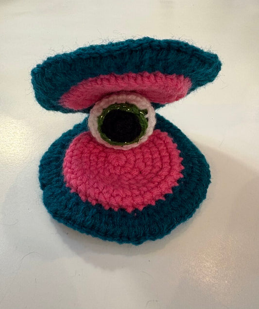 Handmade Crafty Critter- Eyeball Clam
